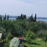 Stella - Parking 皮兰