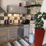 Stella - Parking 皮兰