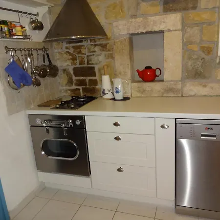 Stella - Parking Lejlighed