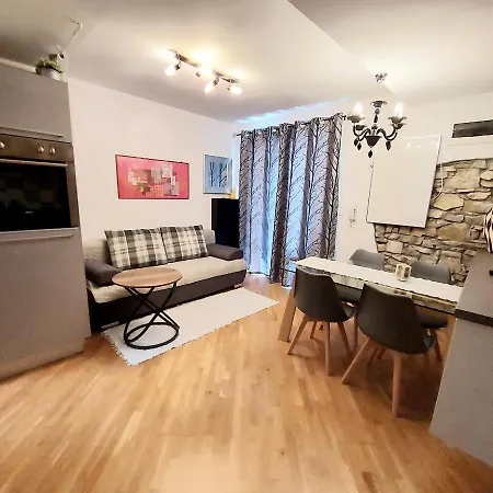 アパート Stella - Parking *