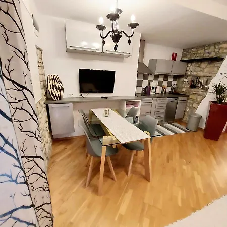 Apartman Stella - Parking