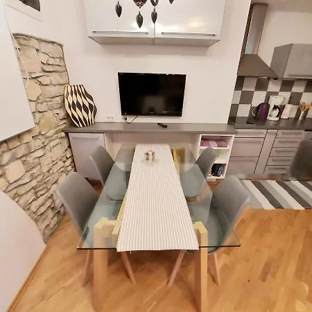 Stella - Parking Apartman *