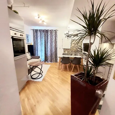 Apartment Stella - Parking