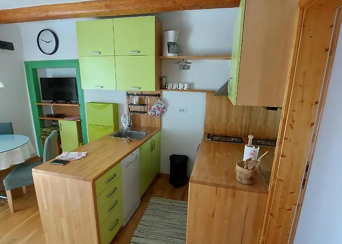 Stella - Parking * Piran