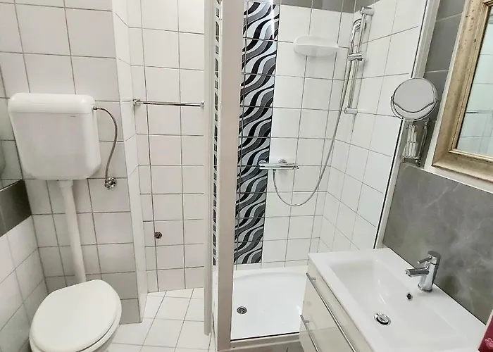 Stella - Parking * Piran