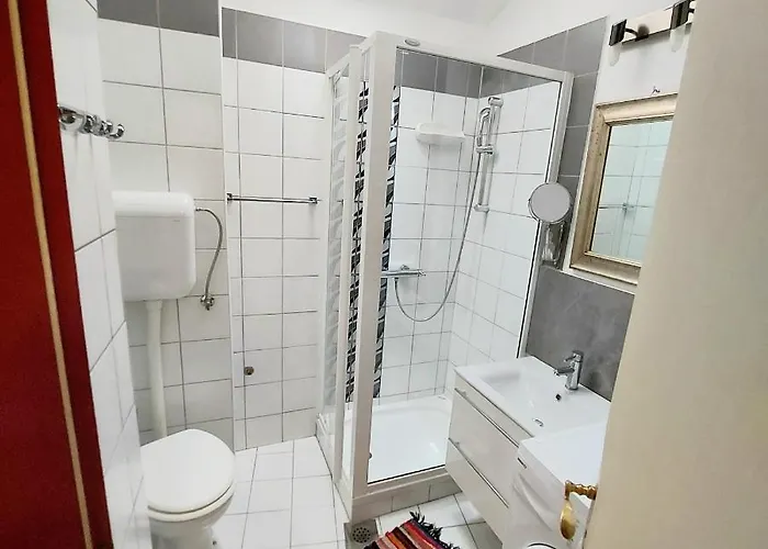 Stella - Parking Apartament Piran