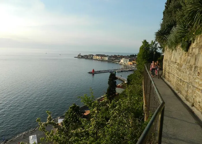 Stella - Parking * Piran