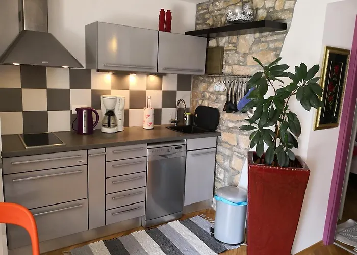 Stella - Parking פיראן